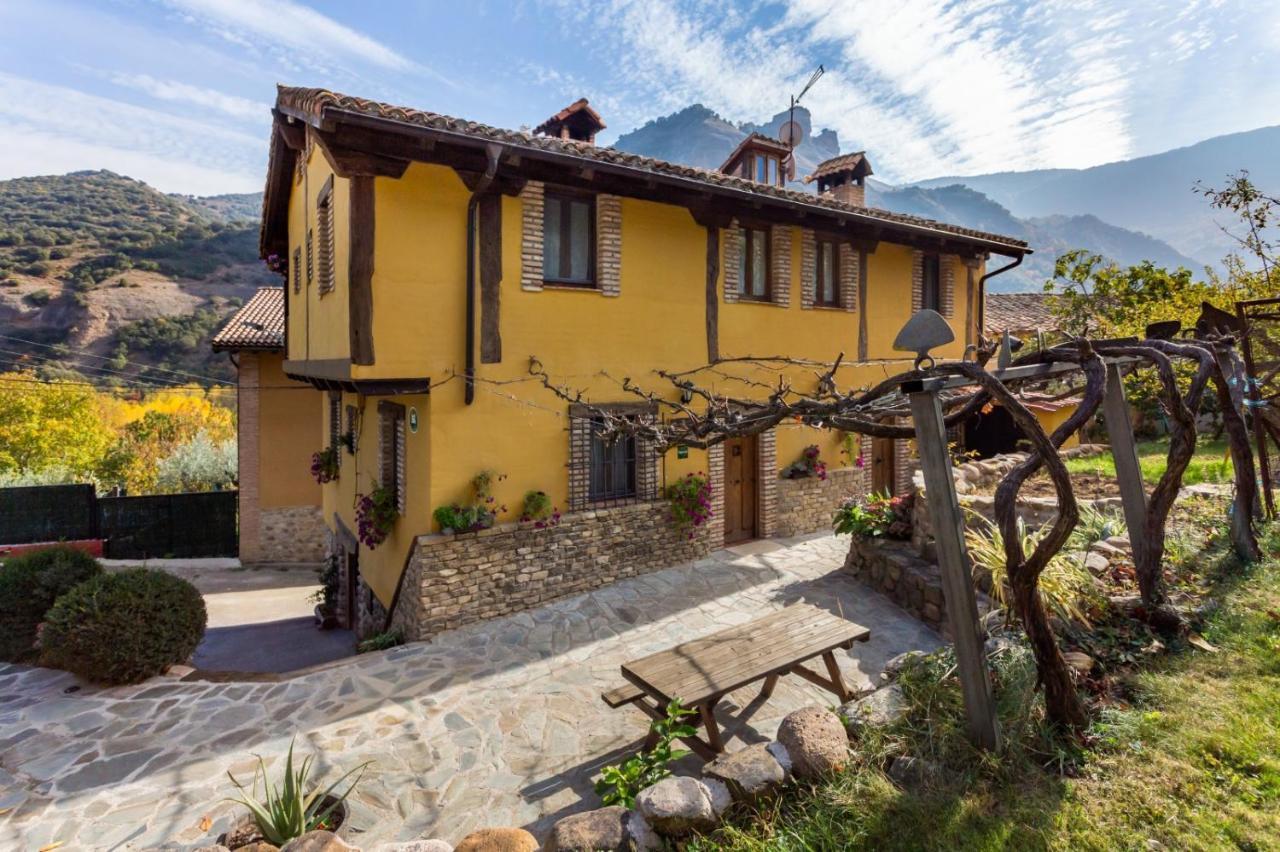Gasthaus Casa Senderuela Panzares Exterior foto