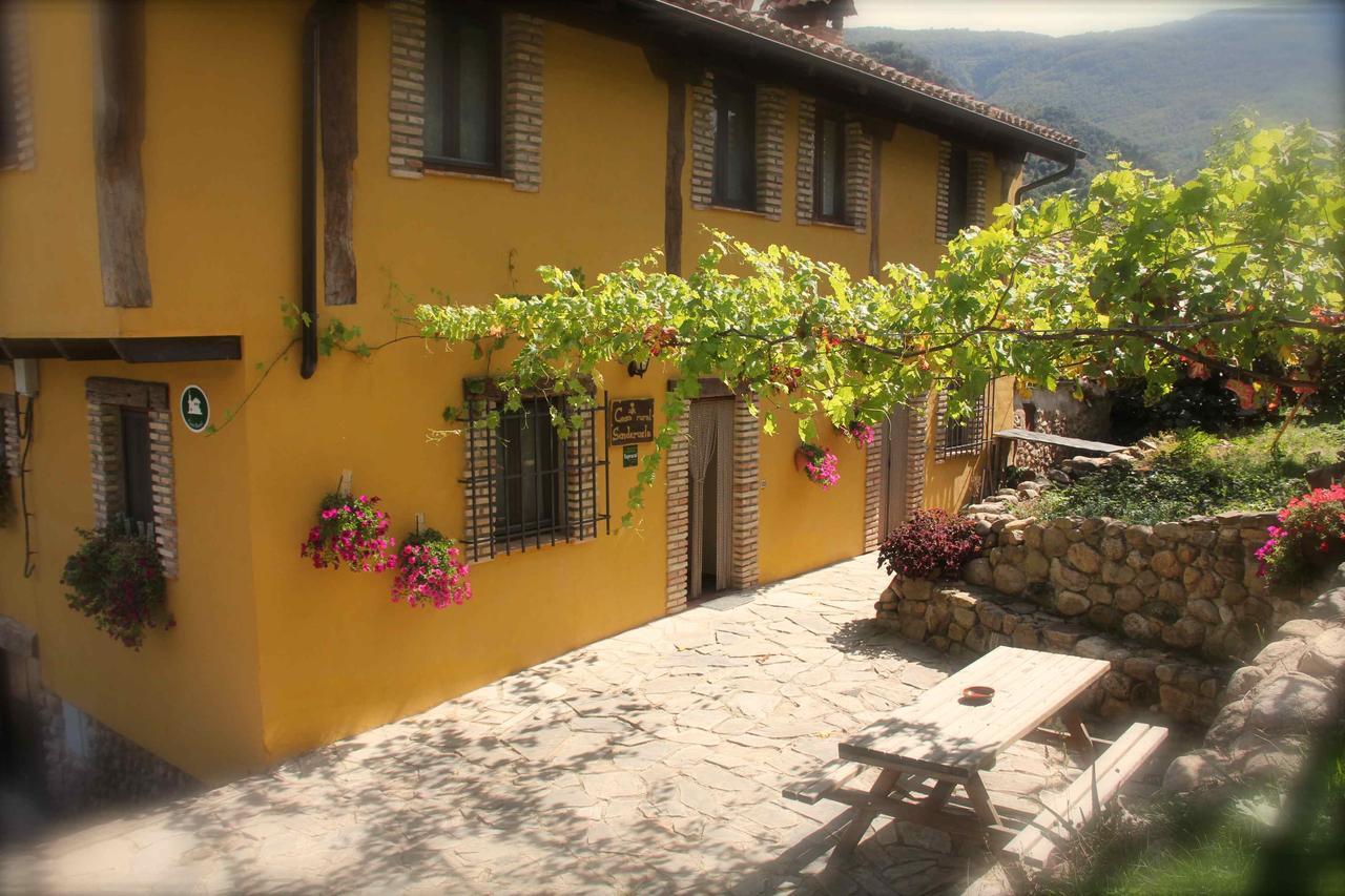 Gasthaus Casa Senderuela Panzares Exterior foto