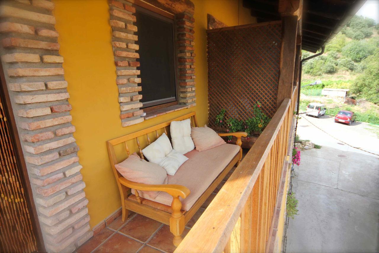 Gasthaus Casa Senderuela Panzares Exterior foto